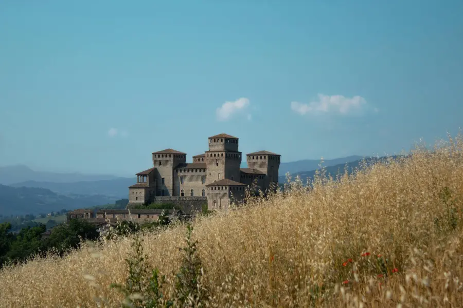I castelli della Valle d’Aosta: itinerario medievale tra fortezze, borghi e residenze alpine