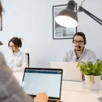 PMI, nuova legge contro le false recensioni: cosa cambia dal 2026